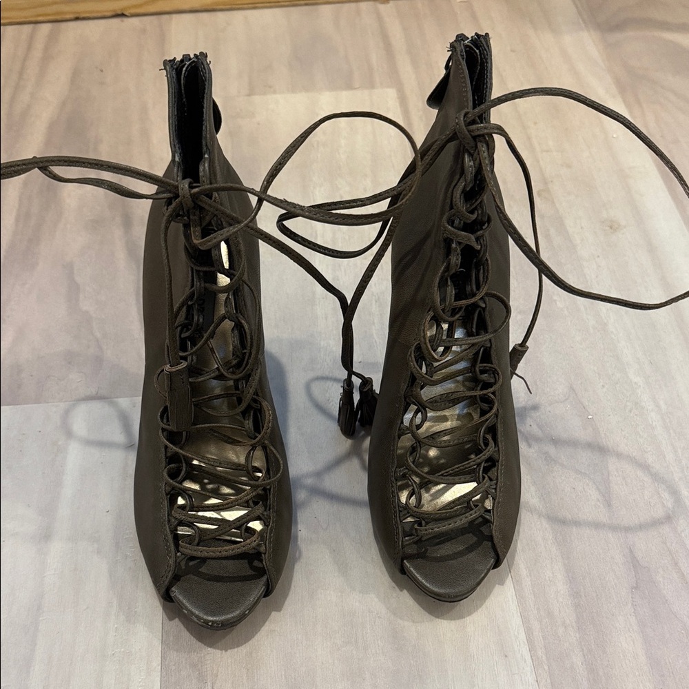 Elegant Black Lace-Up Women's Shoes